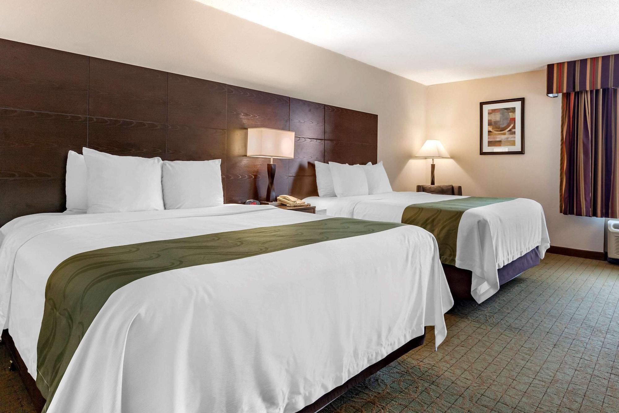 Quality Inn & Suites Escanaba North Exterior foto