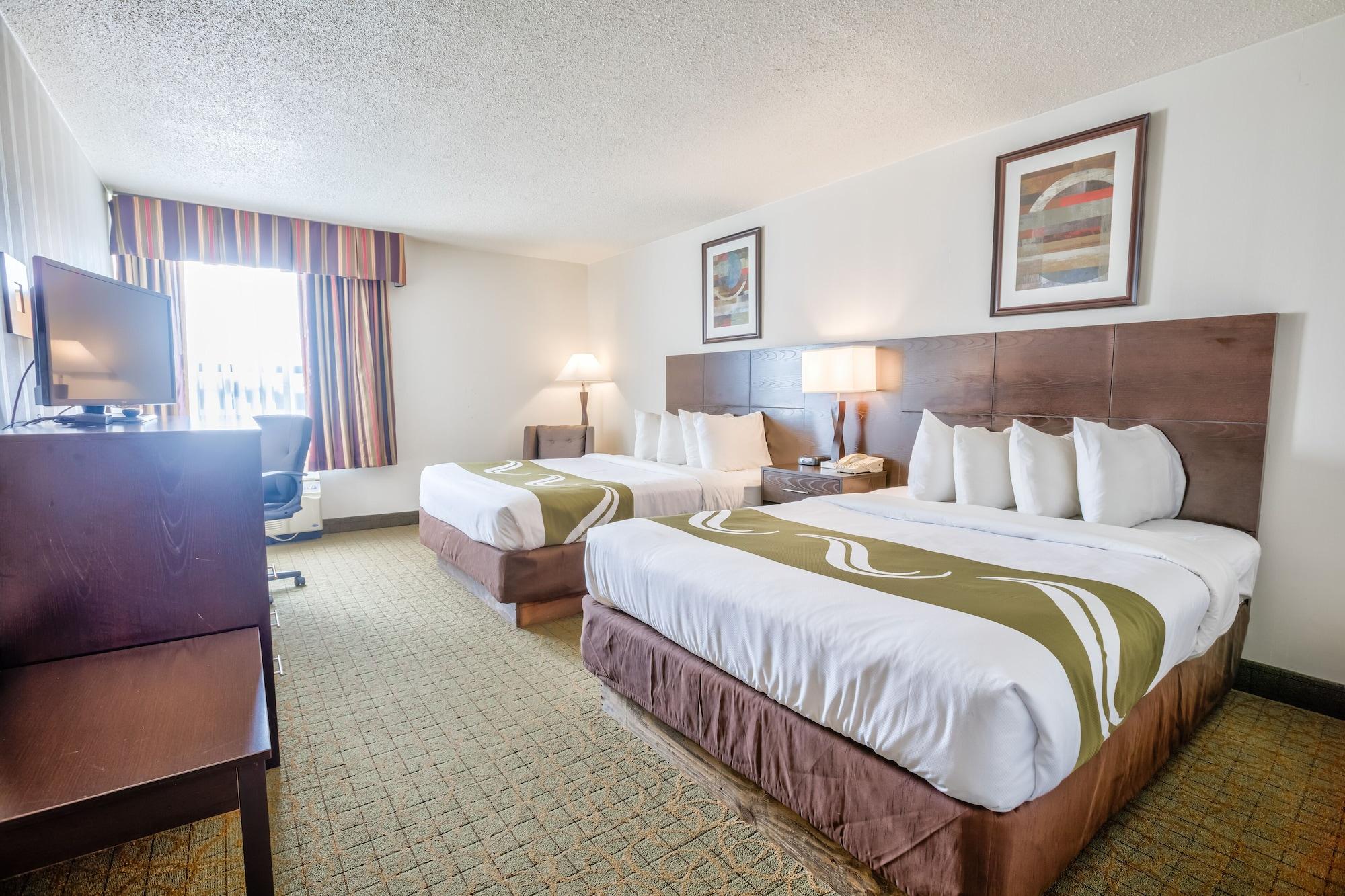 Quality Inn & Suites Escanaba North Exterior foto