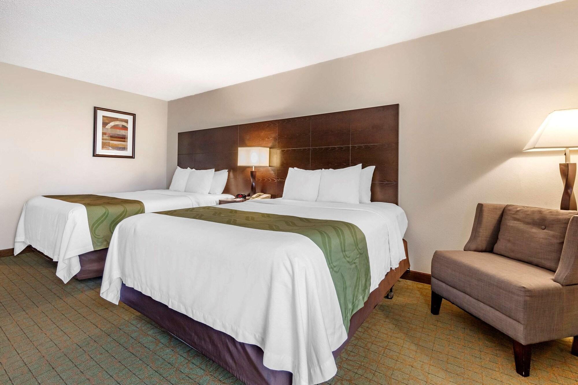 Quality Inn & Suites Escanaba North Exterior foto