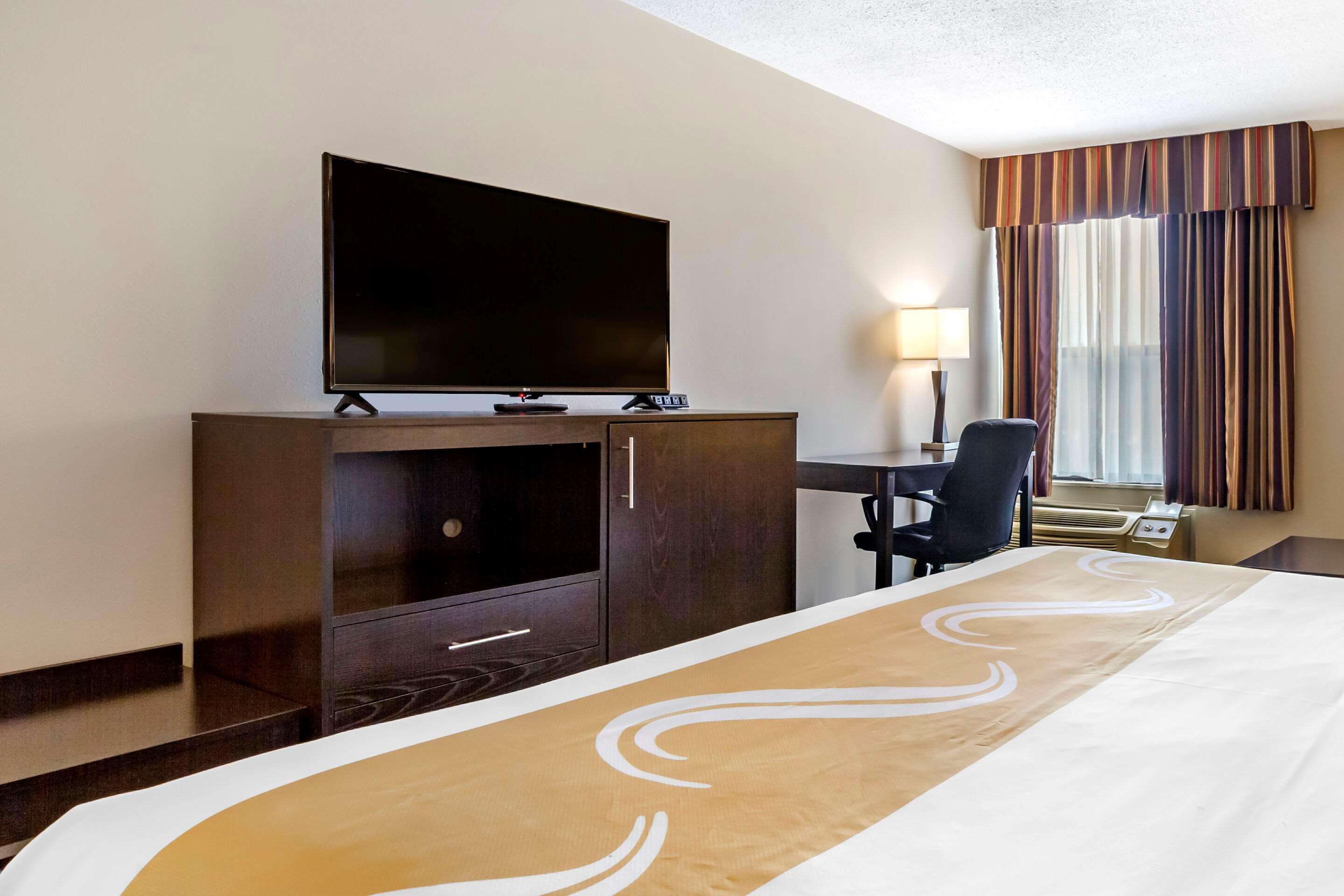 Quality Inn & Suites Escanaba North Exterior foto