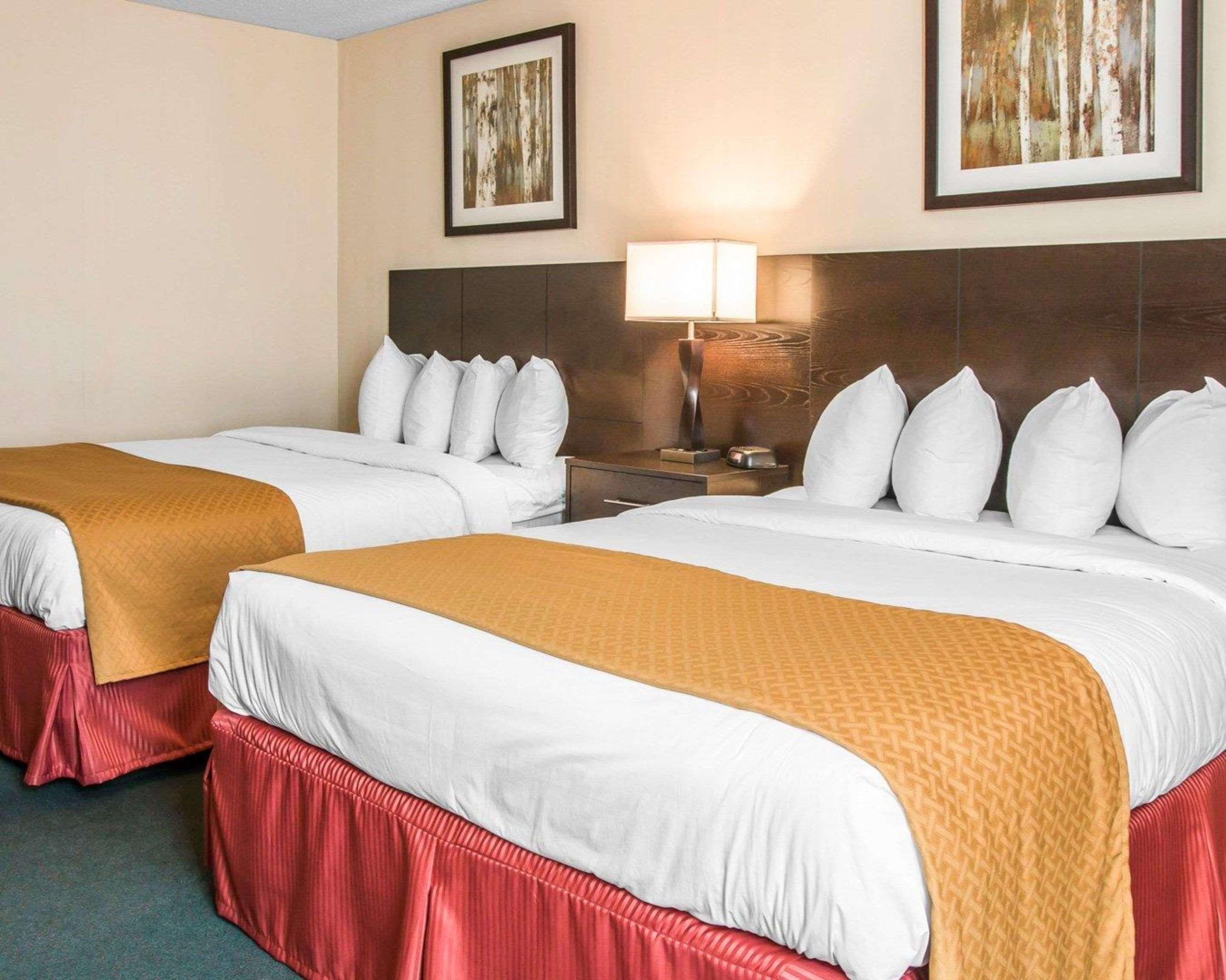 Quality Inn & Suites Escanaba North Exterior foto
