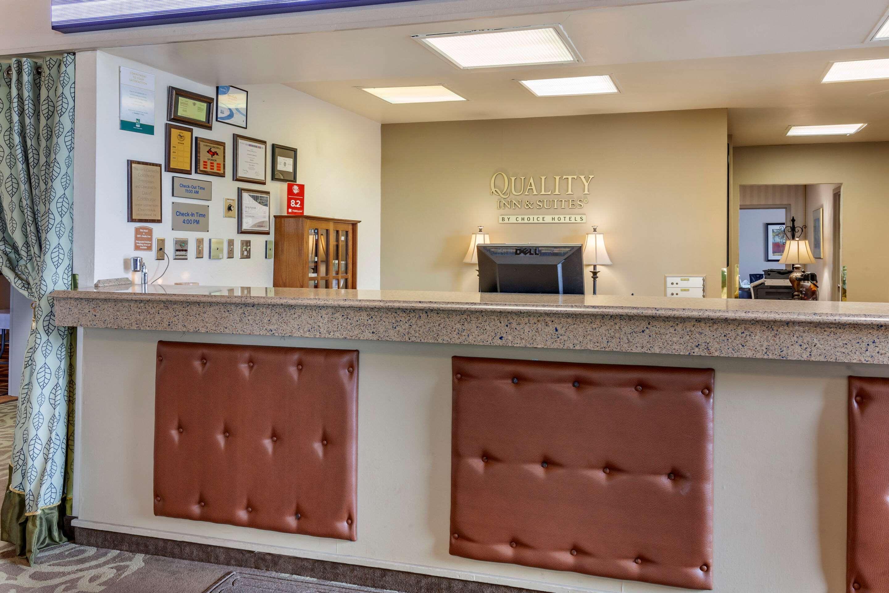 Quality Inn & Suites Escanaba North Exterior foto