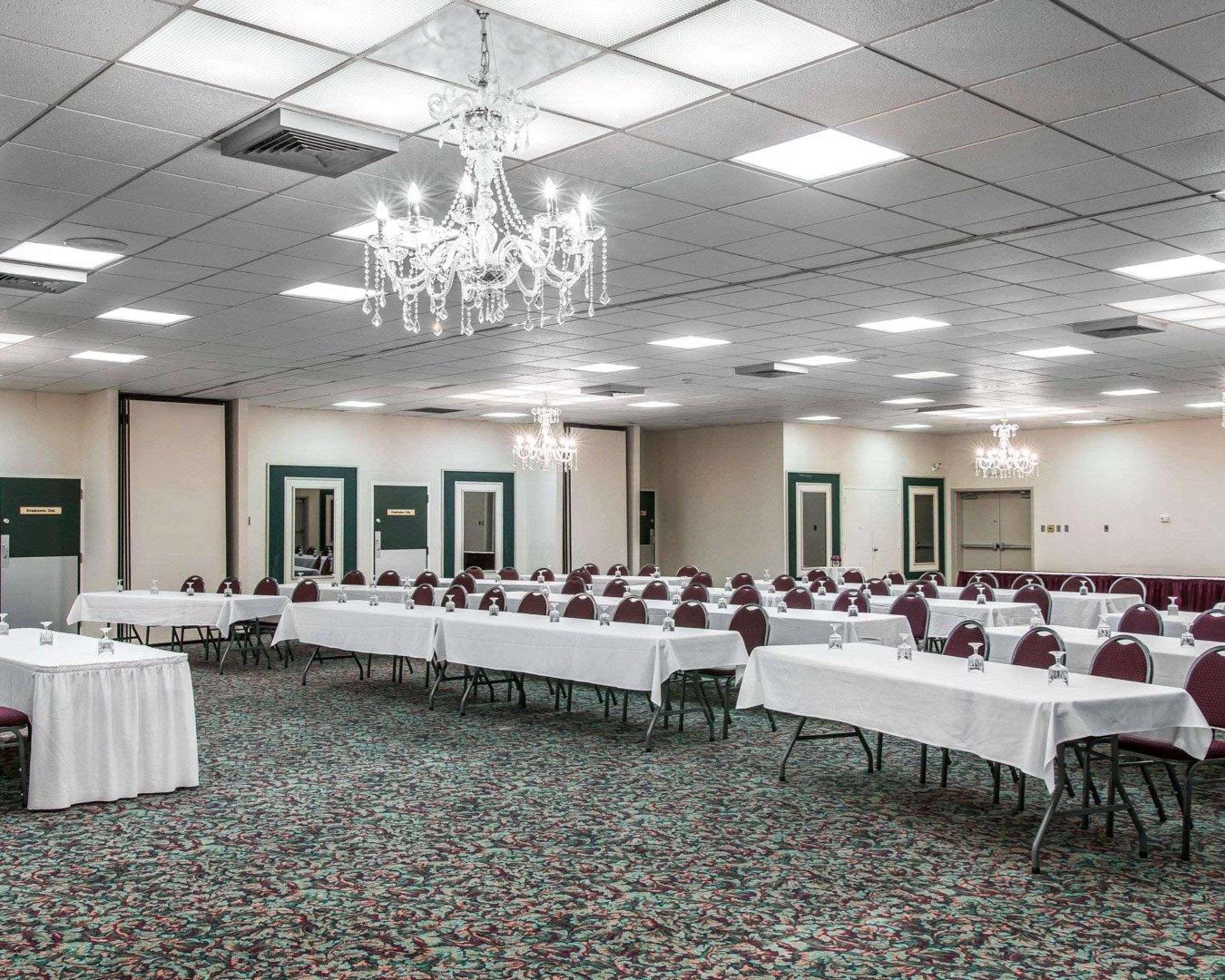 Quality Inn & Suites Escanaba North Exterior foto